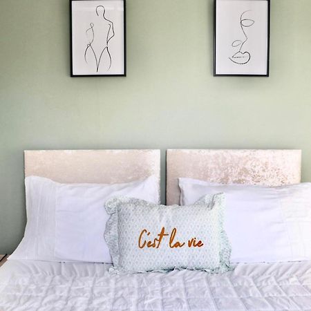 Stunning Apartment, Sleeps 4, Central London, 1 Bedroom, Zone 1, Kennington - Open For Business Stays, Long Stays And Families Relocating Buitenkant foto