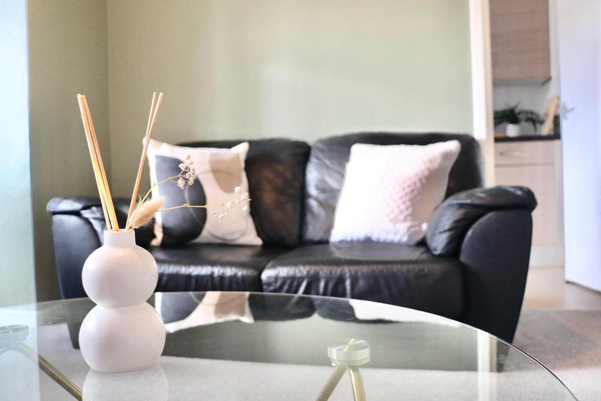 Stunning Apartment, Sleeps 4, Central London, 1 Bedroom, Zone 1, Kennington - Open For Business Stays, Long Stays And Families Relocating Buitenkant foto