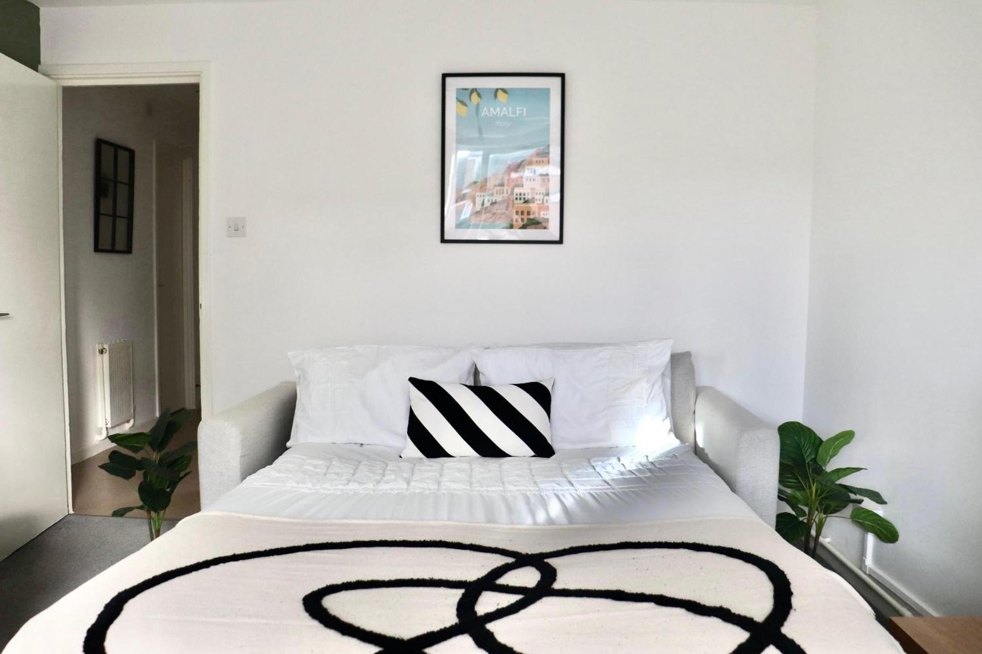 Stunning Apartment, Sleeps 4, Central London, 1 Bedroom, Zone 1, Kennington - Open For Business Stays, Long Stays And Families Relocating Buitenkant foto
